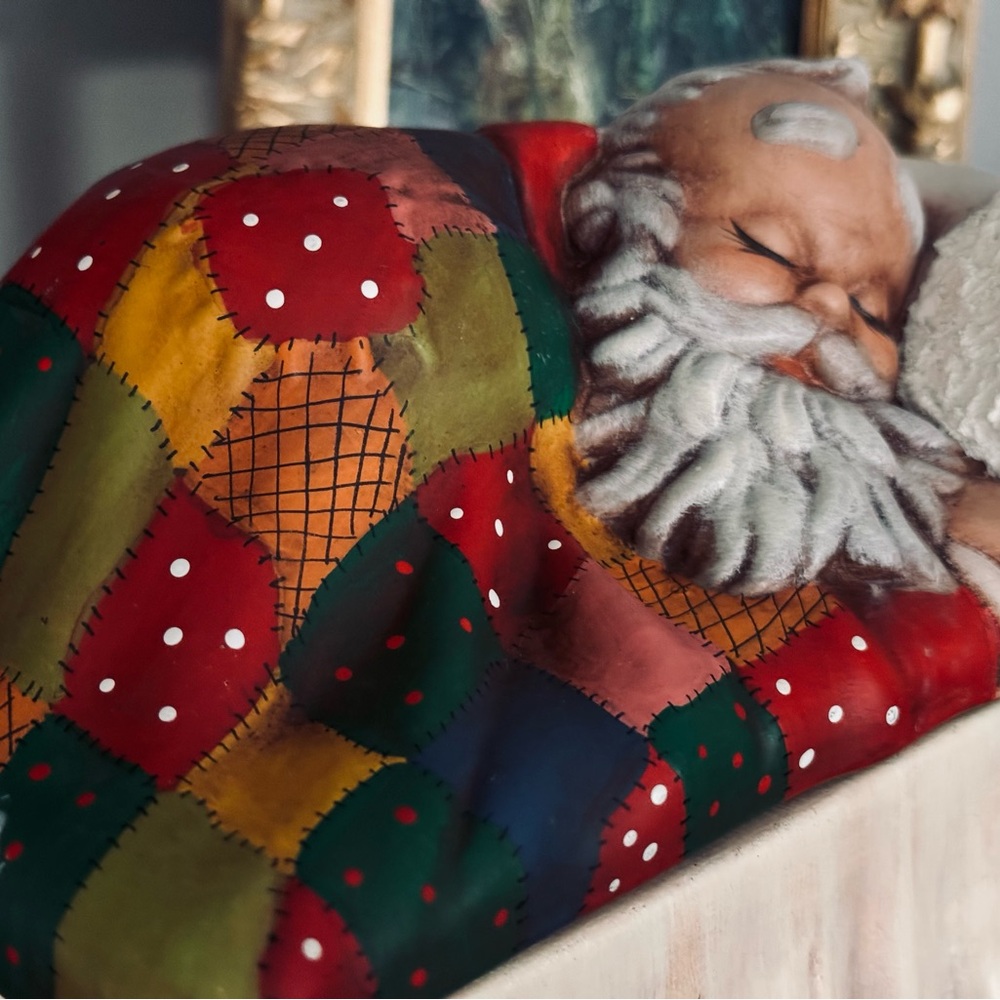 Vtg Christmas Albertas Mold Sleeping Santa In Bed Covered Dish Patchwork Ceramic - Picture 7 of 7